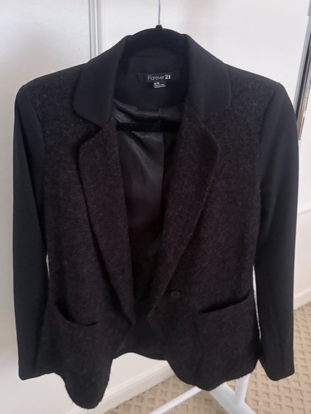 NWOT Forever 21 Black Blazer - Size M
